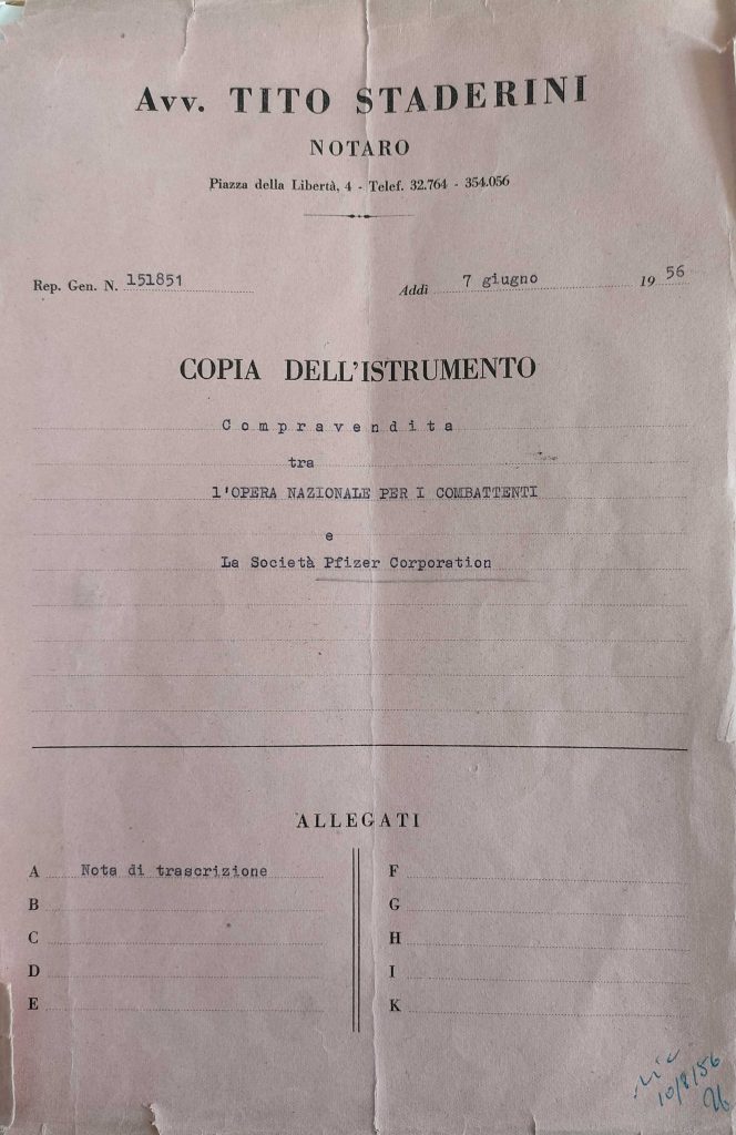 Copia dell’istrumento di compravendita, tra l’Opera Nazionale Combattenti e la Pfizer Corporation, del terreno sui è stato edificato lo stabilimento Pfizer di Borgo San Michele (LT), 1956. Archivio Aenova – Haupt Pharma Latina, Borgo San Michele (LT)