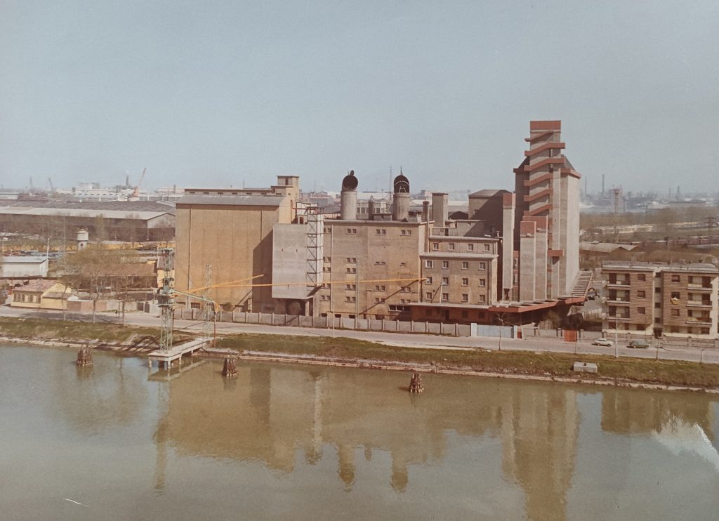 Veduta esterna stabilimento Malteria Adriatica, Porto Marghera (VE), s.d. Archivio Storico Birra Peroni, Roma