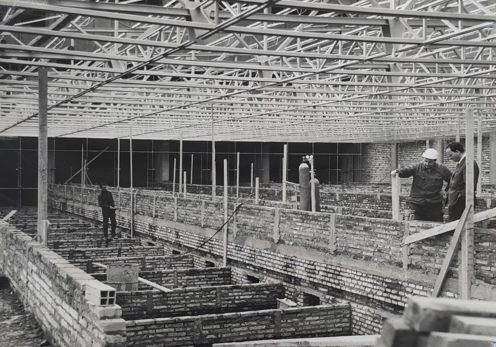 Costruzione delle strade di germinazione, Malteria Tirrena, Pomezia (RM), 1964. Archivio Storico Birra Peroni, Roma